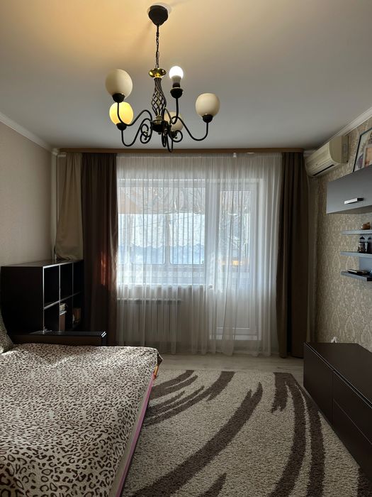 Продам 2-кімнатну квартиру по був.Незалежності, 15