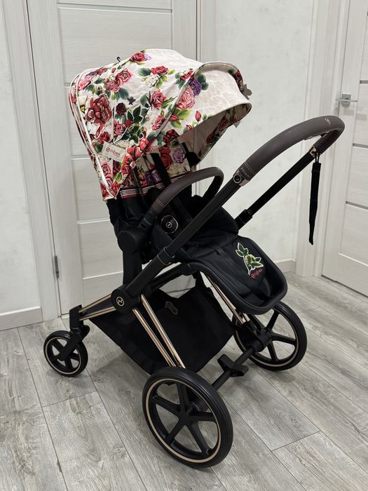 Cybex Priam 4.0 Blossom Light на шасі Rosegold (рожеве золото)