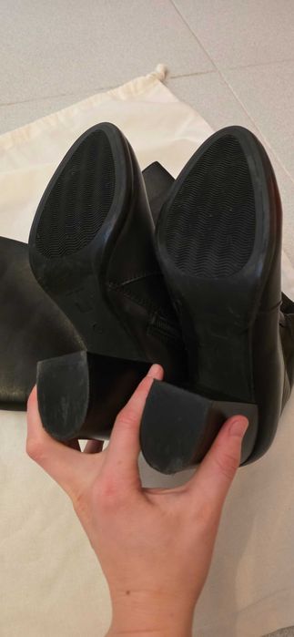 Сапоги демісезонні. Натуральна шкіра. Ідеальний стан.