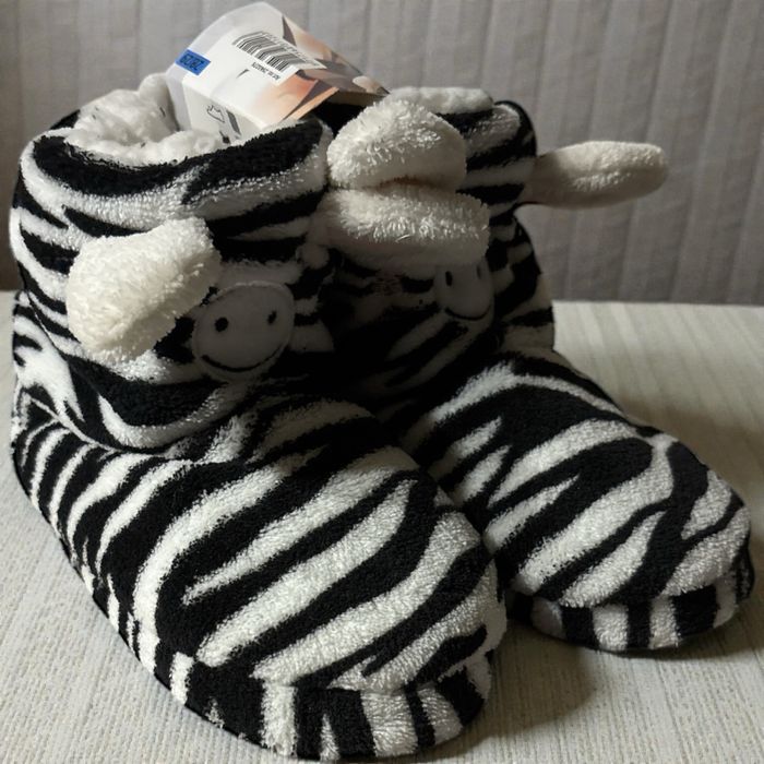 Ciepłe kapcie zeberki 28/29