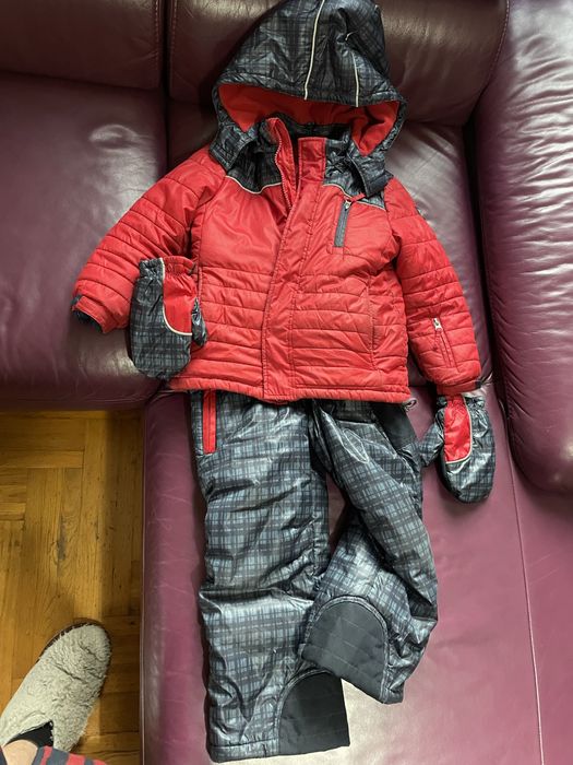Пуховик, комбинезон, варешки (CHICCO)