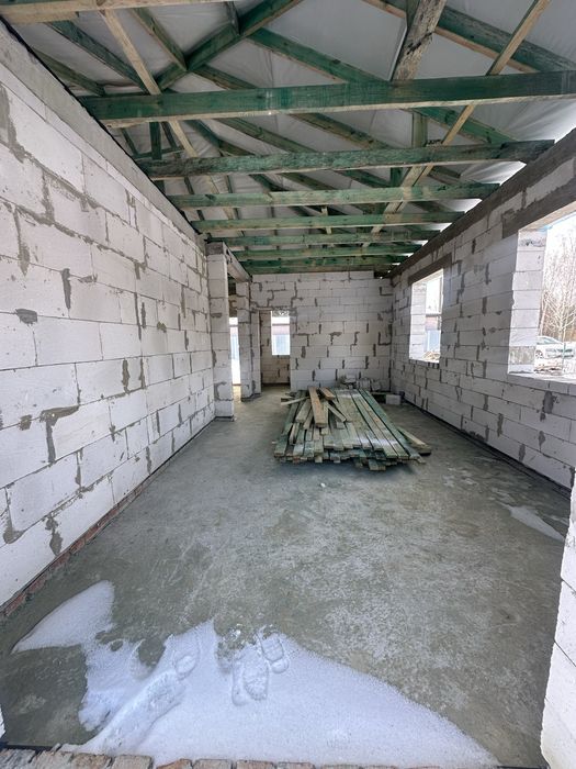 Продаж  сучасного будинку   в селі Озерце