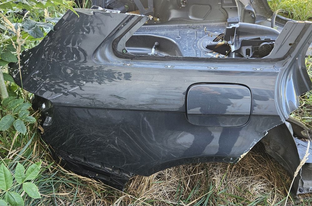 Audi A4 B8 Avant kombi tylna prawa ćwiartka błotnik słupek tylny