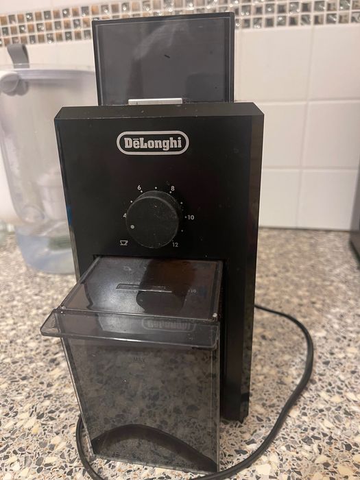 Młynek do kawy delonghi KG79