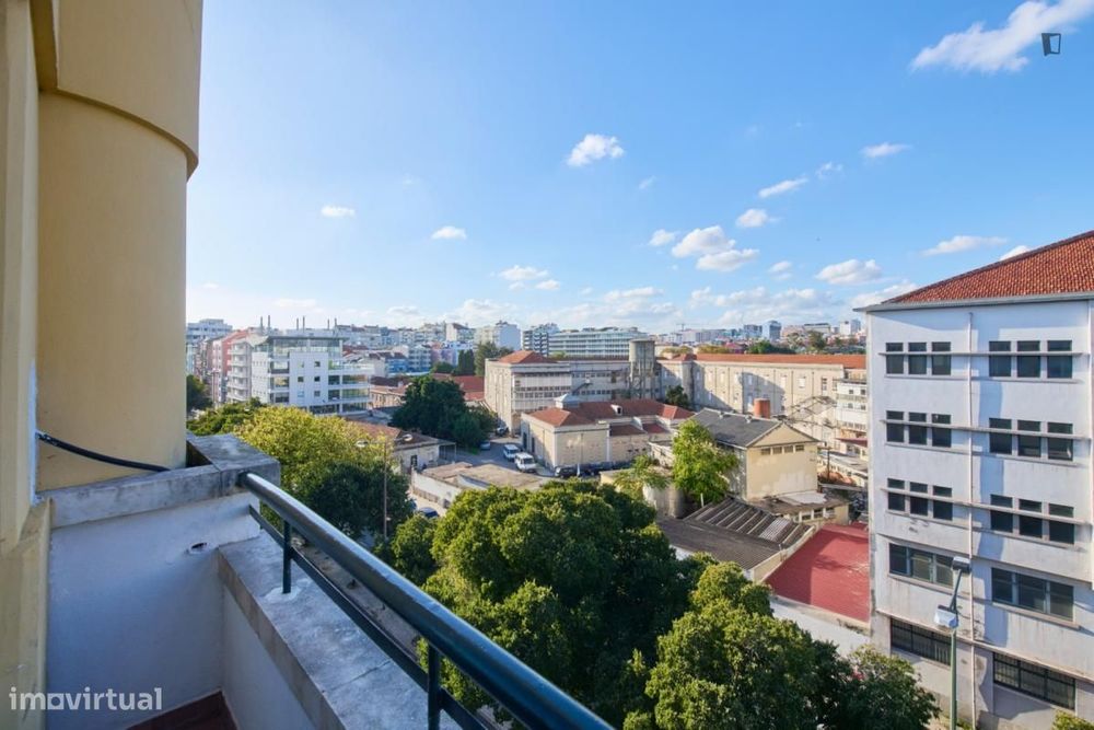 Quarto - localizado em Entrecampos Lisbon