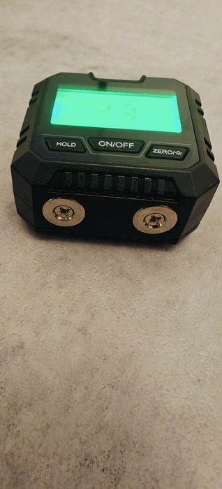 Cyfrowy miernik poziomica