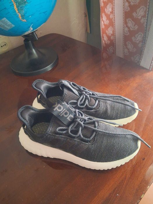 Кросівки adidas (унісекс)