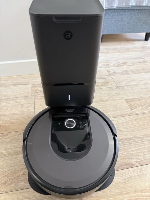 Робот пилосос iRobot Roomba i7+
