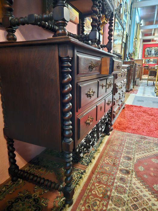 Cómoda antiga em madeira maciça - óptimo e