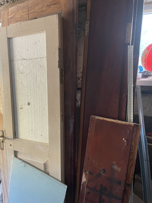 Вживані Натуральні деревяні двері різних рлзмірів, металеві батареі оп