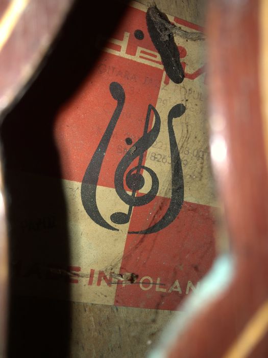 Defil gitara jazzowa niekompletna