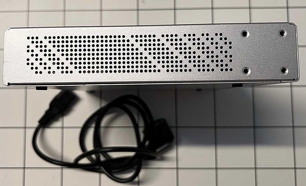 Ubiquiti UniFi Switch US-8-150W Б/У