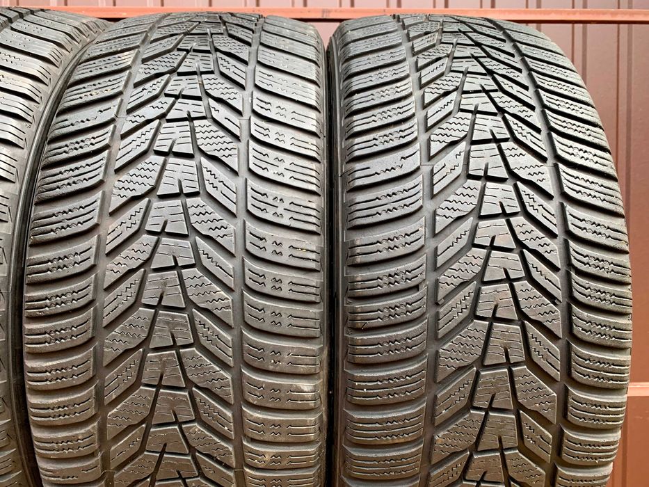 225/45 R18 95V Hankook Winter I*Cept Evo3 / Зимові шини / 2021