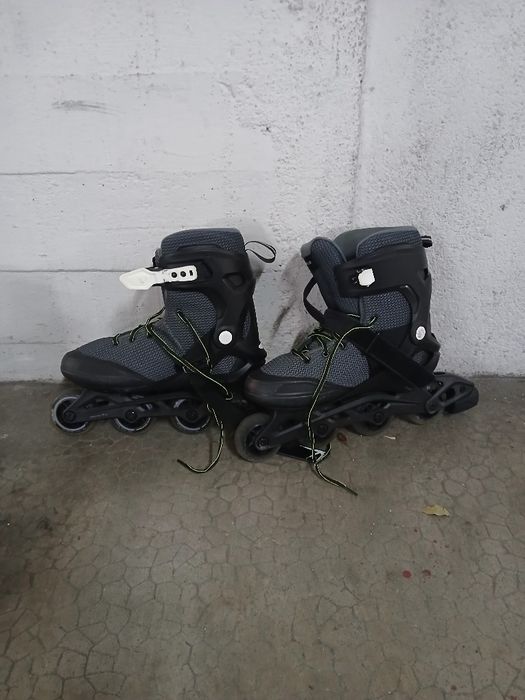 Conjunto Patins em linha e 4 em linha