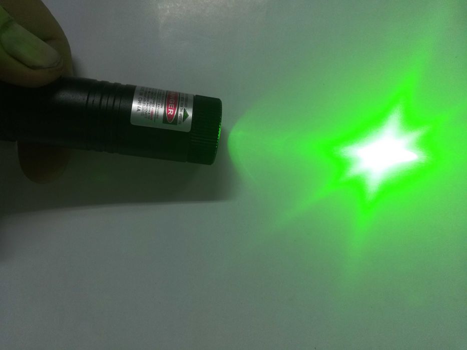 Мощный зеленый лазер  Pointer - 303