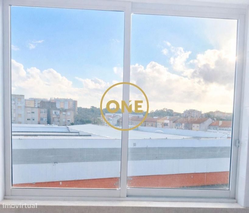 Apartamento T2 no Fogueteiro, Amora – 4º Andar com Excelentes Áreas