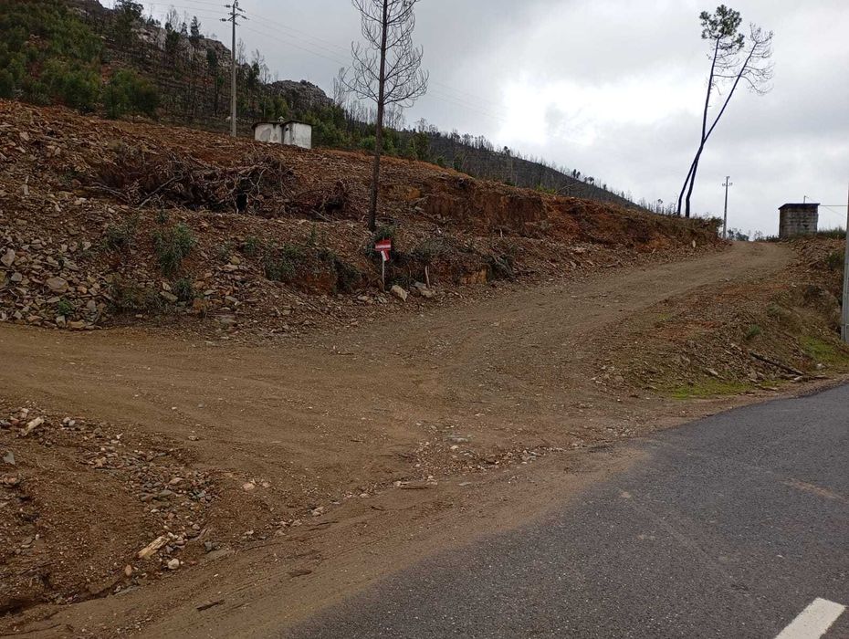 Dois Terrenos à Venda em Rabacinas – 2180m² (c/ Furo) + 5120m²