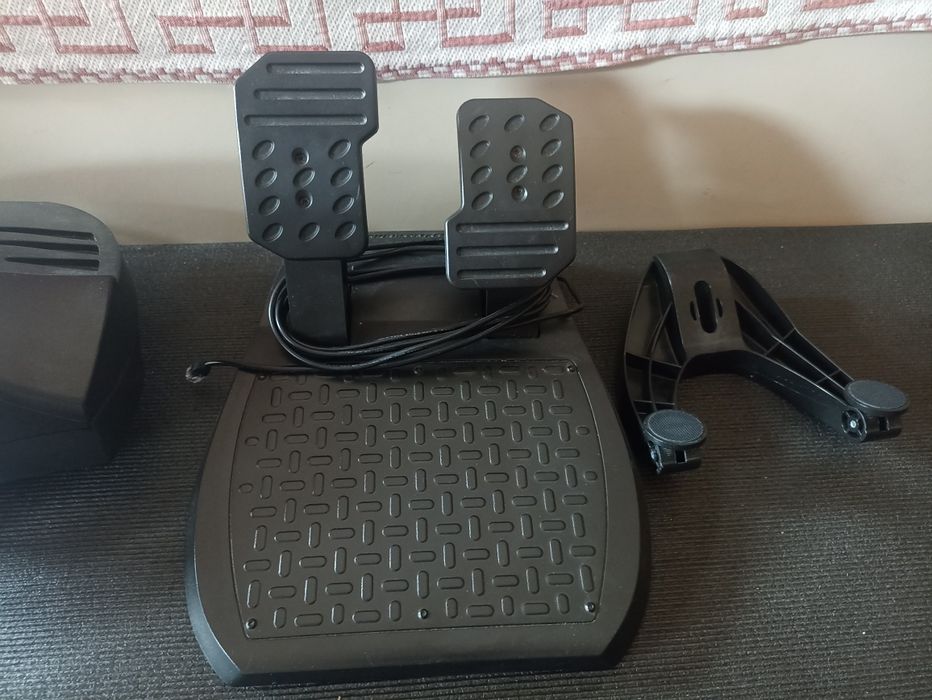 Thrustmaster Ferrari Red Legend Edition PC/PS364552851829123123