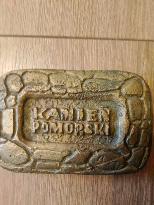 Plakiety metalowe z czasów PRL