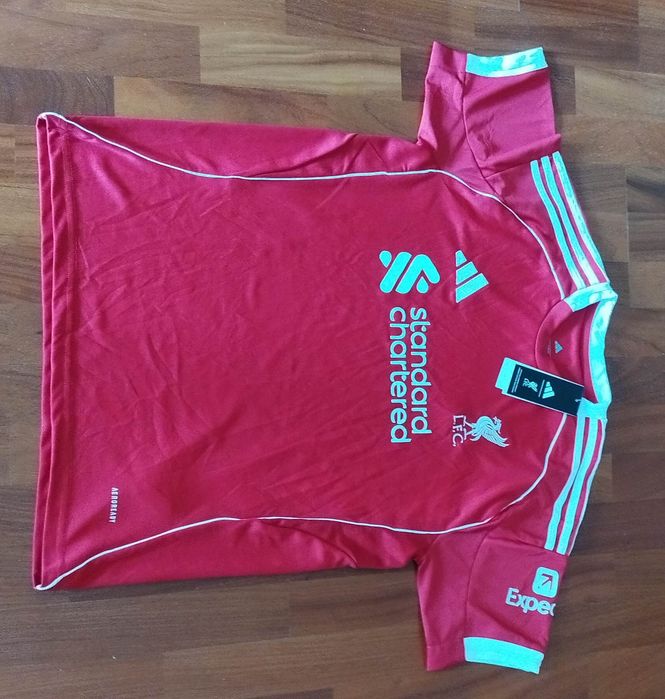 Camisola City e Liverpool