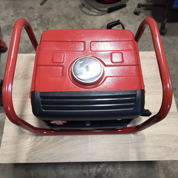 Agregat Prądotwórczy Einhell 680W 230V Czerwony