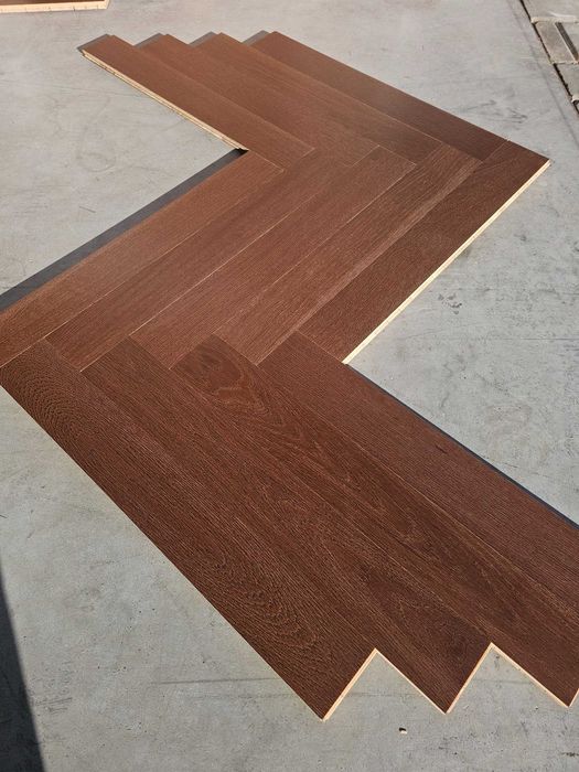 Jodełka klasyczna dąb lakier choco 13x70x490 (warstwa 6mm) 28,5 m2