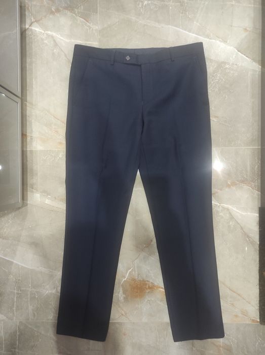 Granatowy garnitur vestus 176/104/90 młodzieżowy 
Granatowy garnitur