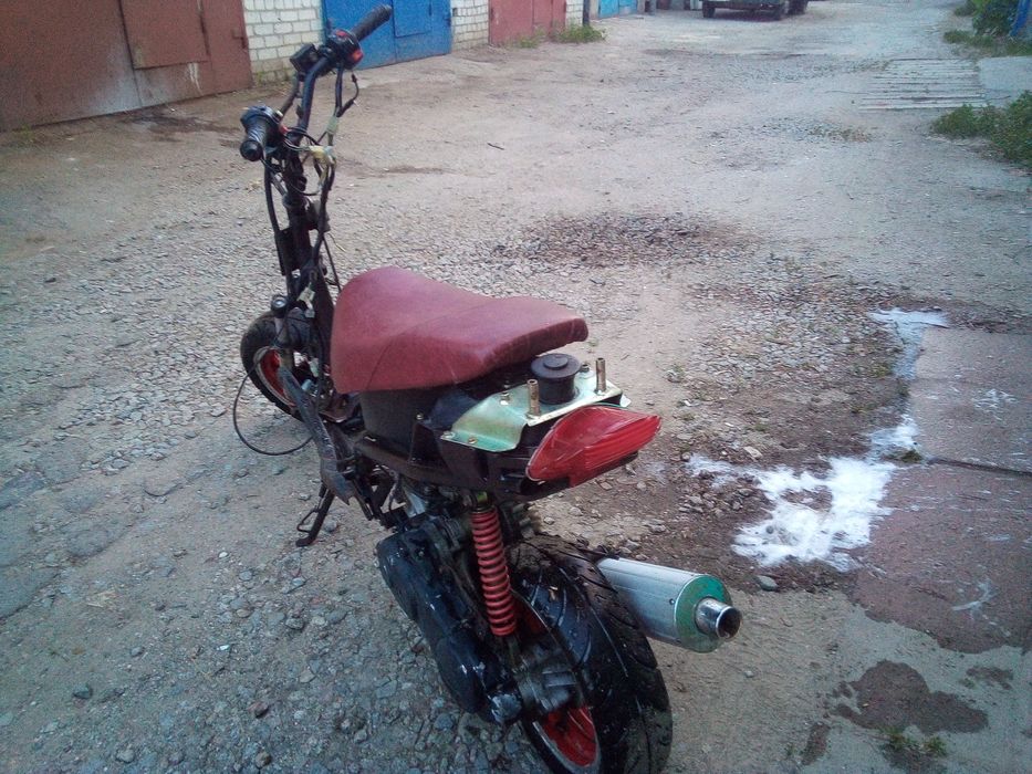 продам скутер Китайский в таком виде как на снимках всё что имеется