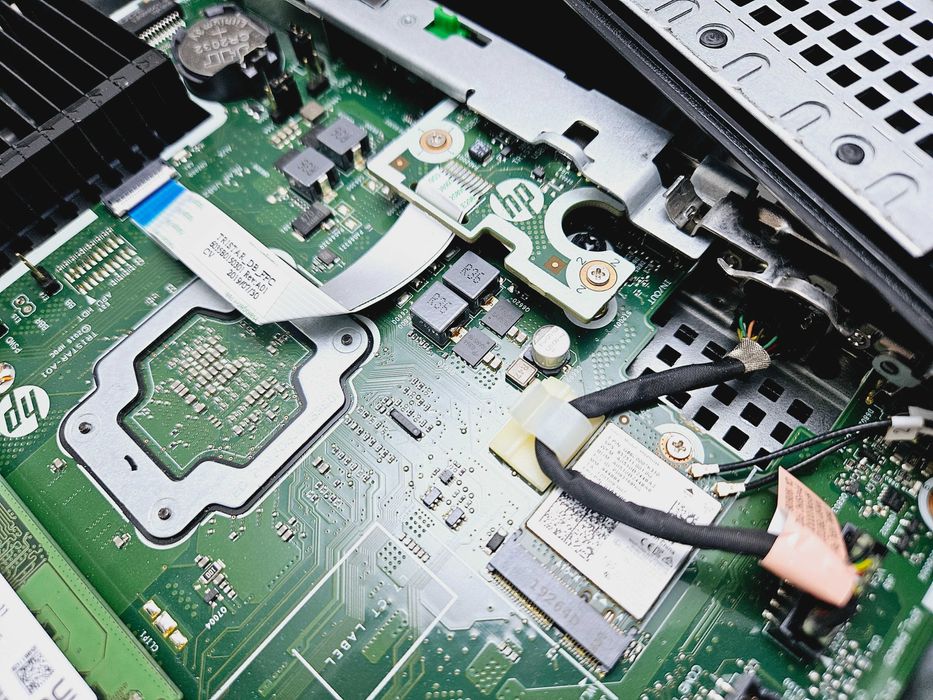 HP T630 неттоп ПК GX-420GI/8GB DDR4/SSD 128GB+32GB/WiFi