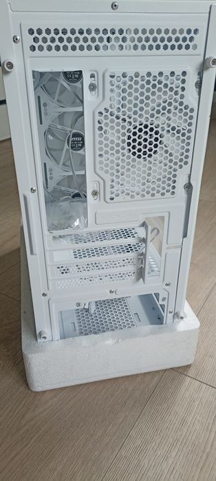 Obudowa MSI MAG Forge M100R jak nowa