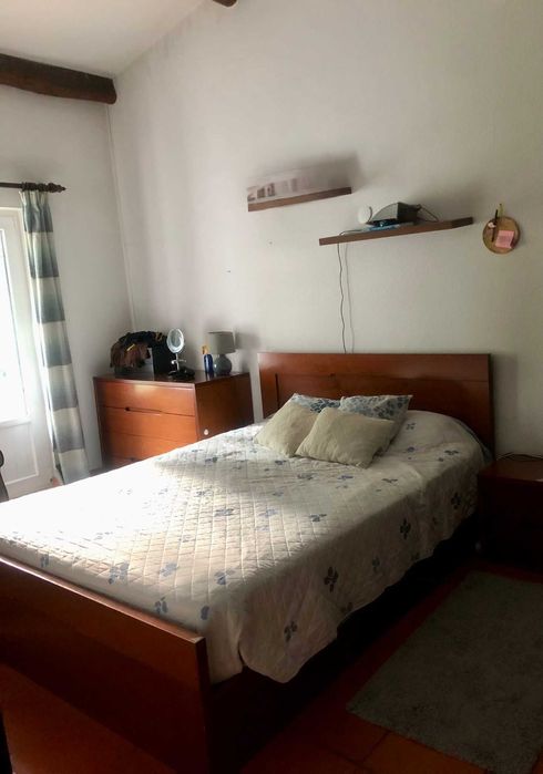 Moradia T4 com jardim, garagem e excelente localização em Cantanhede