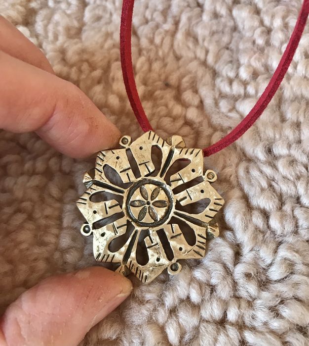 Прикраса підвіска на шию Дукач кулон квітка купити чокер