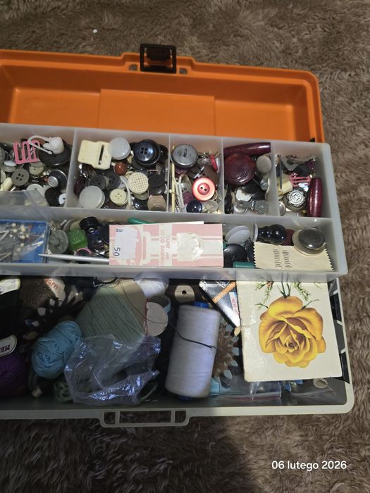 Zestaw nici w kasece