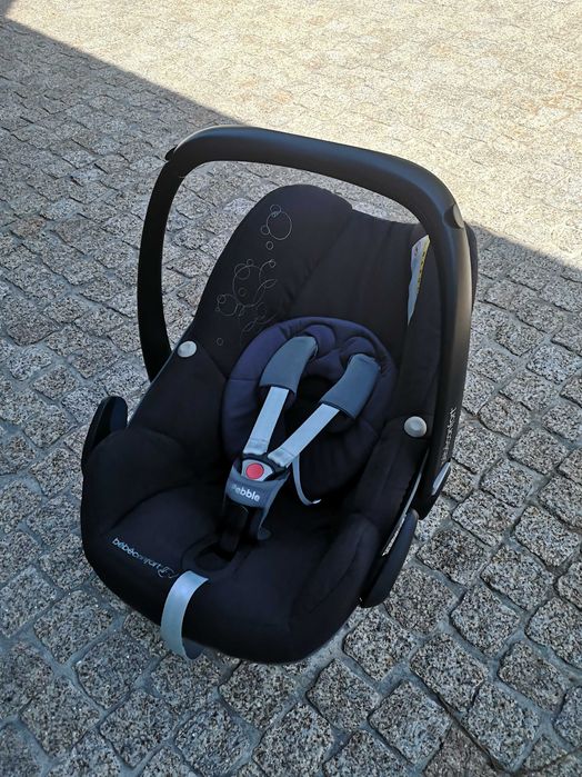 Conjunto Bebé Conforto Maxi Cosi  base Family Fix. Cadeira Auto-Pebble