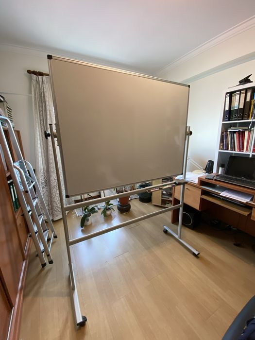 Quadro branco magnético - com rodas | Magnetic whiteboard