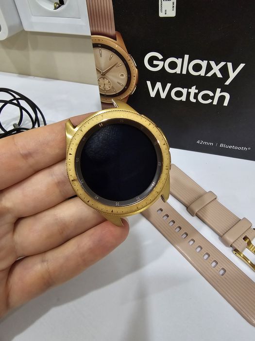 Смарт-годинник Samsung Galaxy Watch 42mm Rose Gold