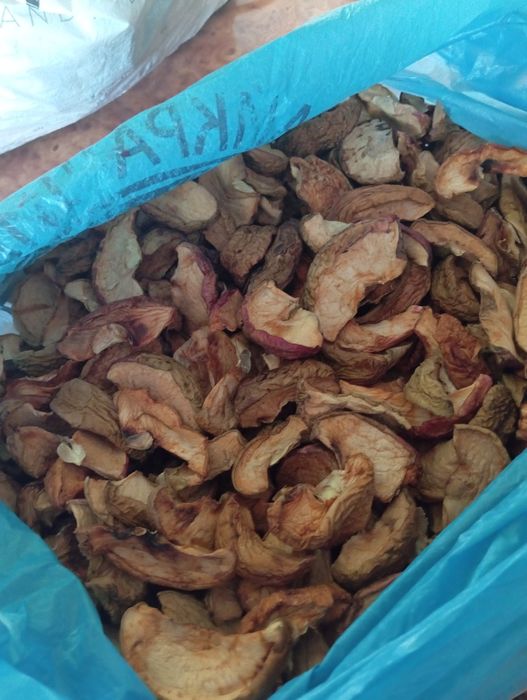 Сушені яблука домашні