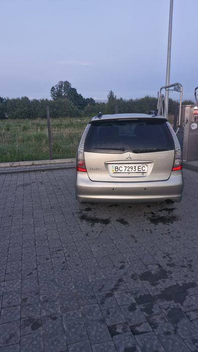 Мітсубіші Грандіс