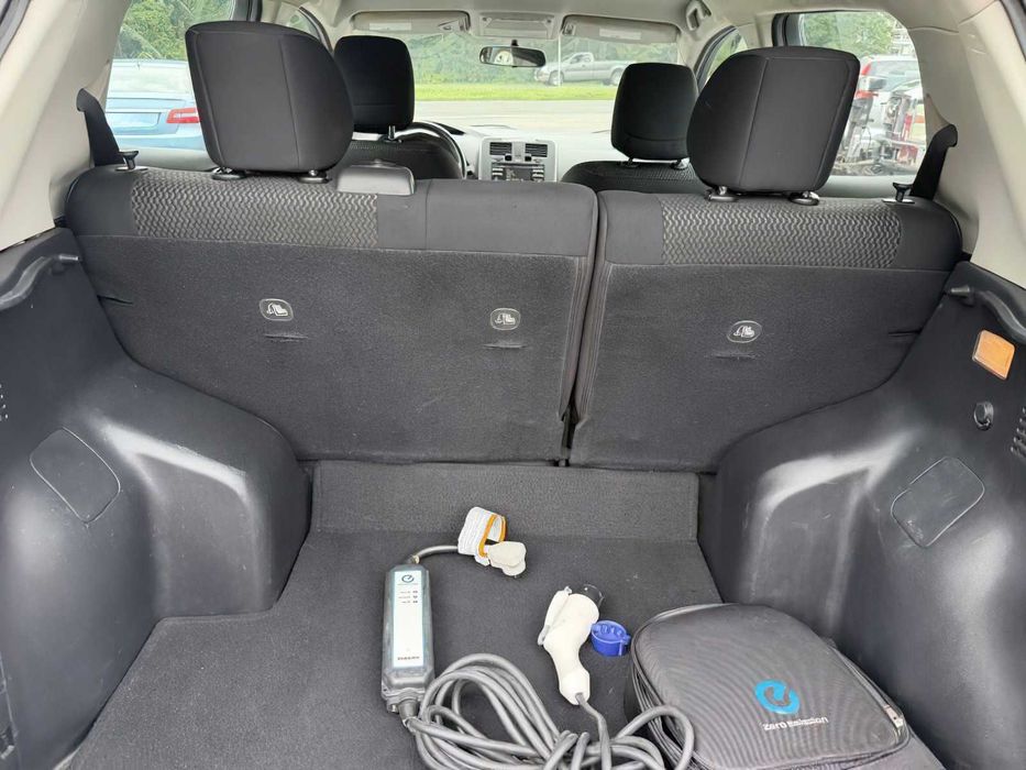 Nissan LEAF S      2015
