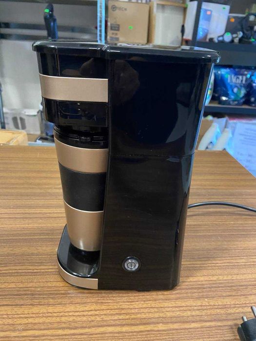 Bestron Ekspres do kawy z kubkiem izolacyjnym ACM112SAT czarny