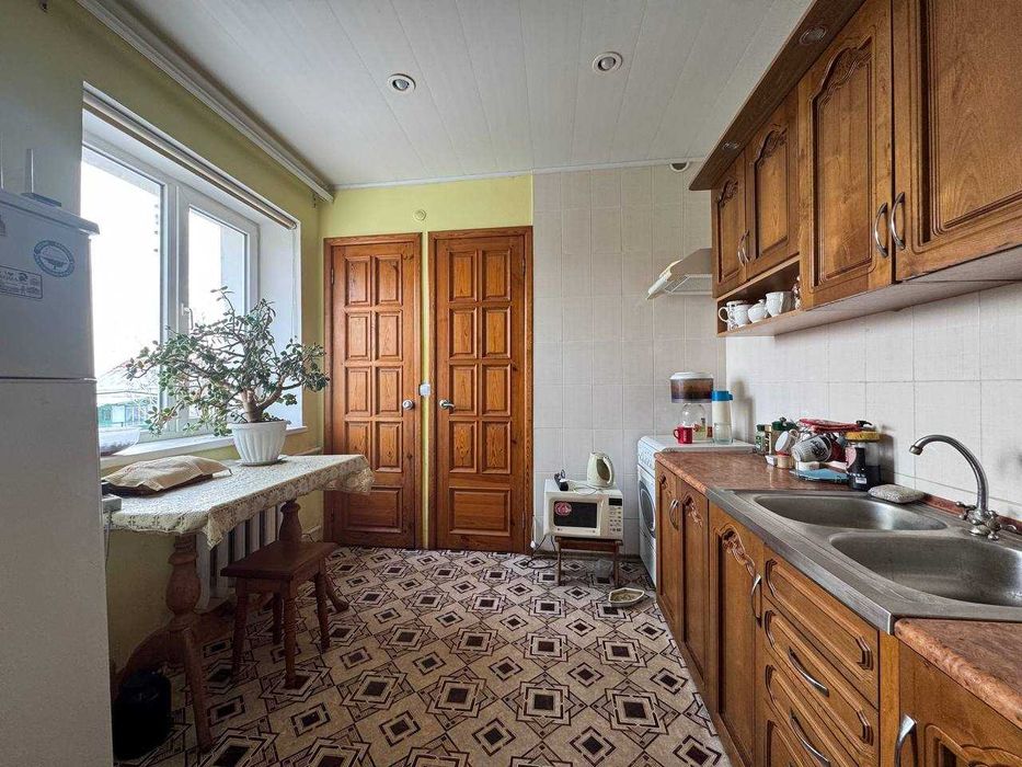 Продаж двоповерхового будинку для великої сім’ї в с. Хацьки