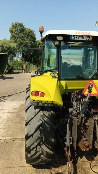 Trator Claas Arion 620  2012