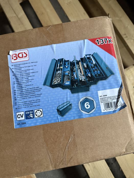 BGS | Metalowa skrzynka narzędziowa z zestawem narzędzi | 137 szt.