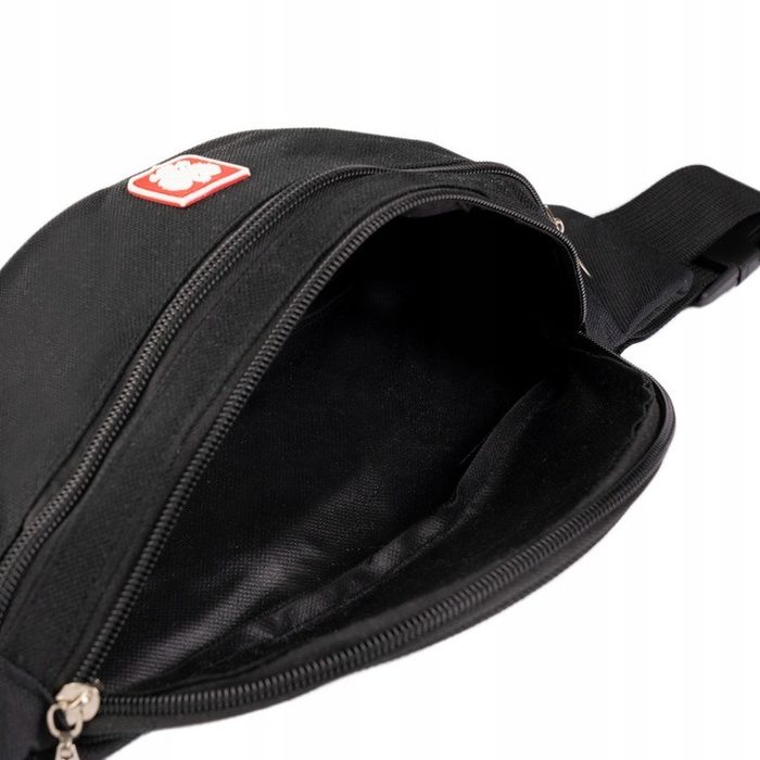 sportowa nerka z patriotycznym godłem