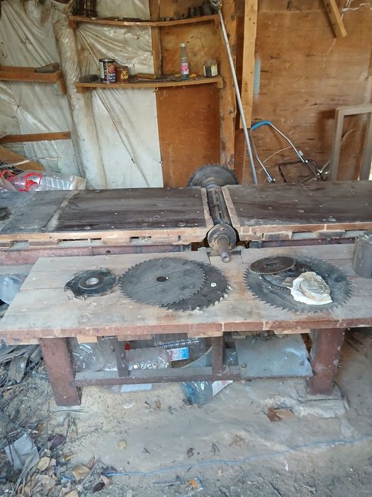 Деревообрабатывающий станок.