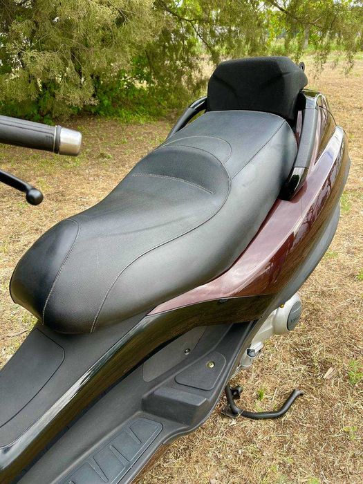 Трицикл PIAGGIO MP3 250RL