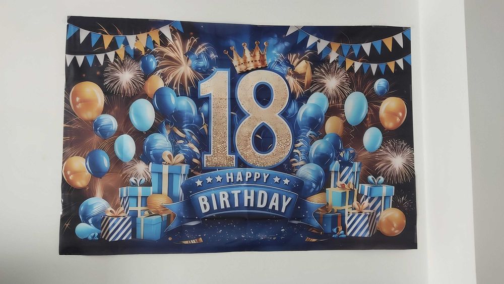 1 faixa de fundo "Feliz Aniversário", azul e dourado, decoração para festa de 18 anos