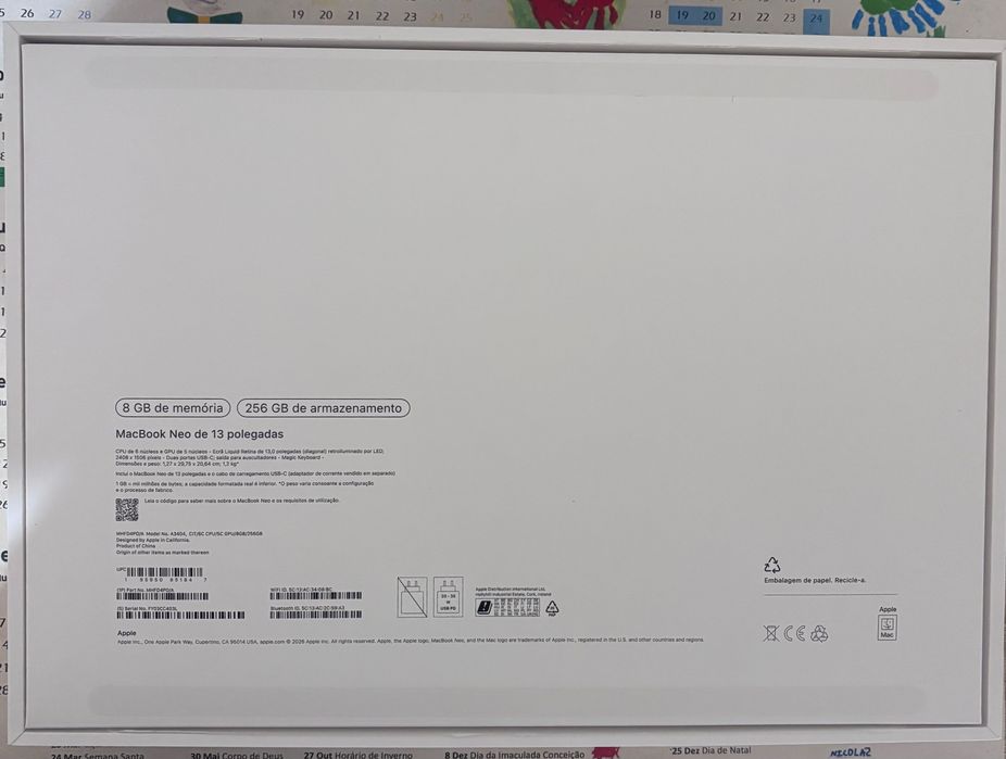 MacBook Neo Cítrico