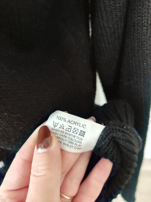 Czarny sweter damski z Mikołajem New Image L 40