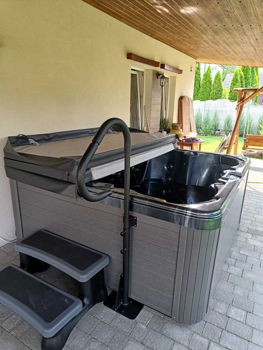 Jacuzzi ogrodowe SPA Balboa 220x220 cm Akryl. Kompletne pokrywa schody
